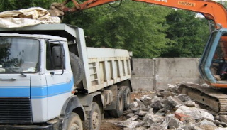 Вывоз строительного мусора с участка в Нижнекамске недорого от 1571 руб. | 2Землекопа-Нжм